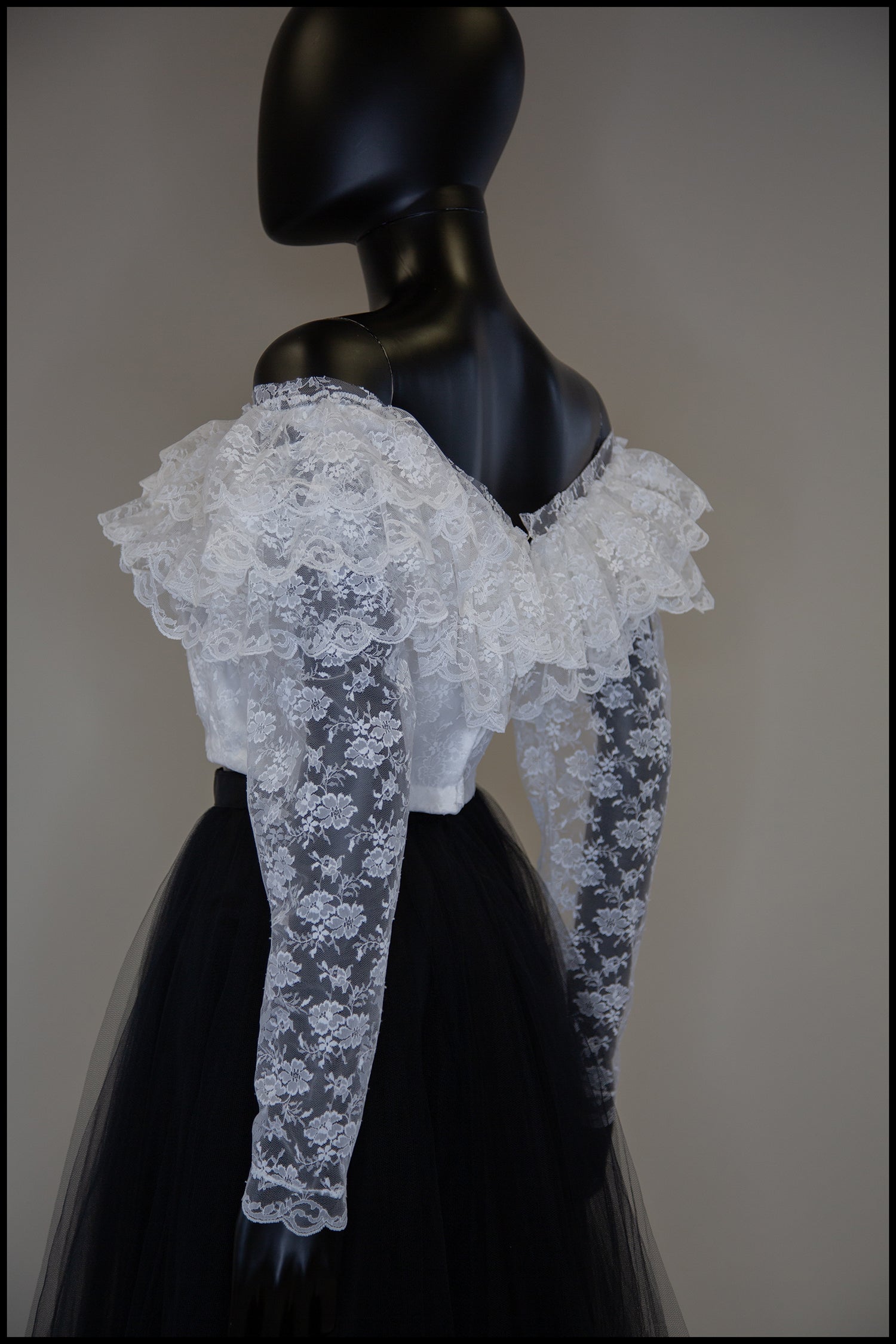 Vintage 1980s White Ruffle Lace Crop Top