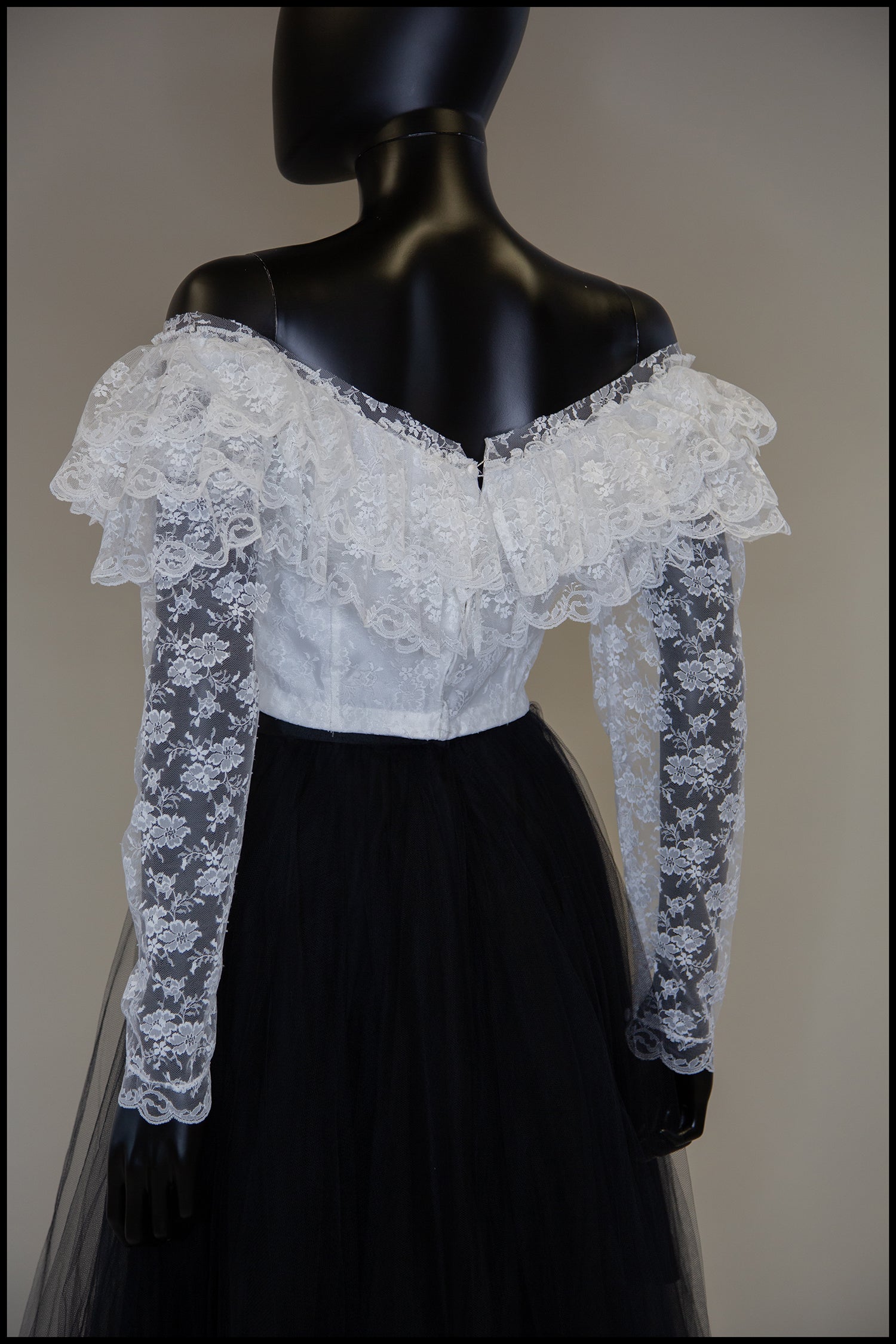 Vintage 1980s White Ruffle Lace Crop Top