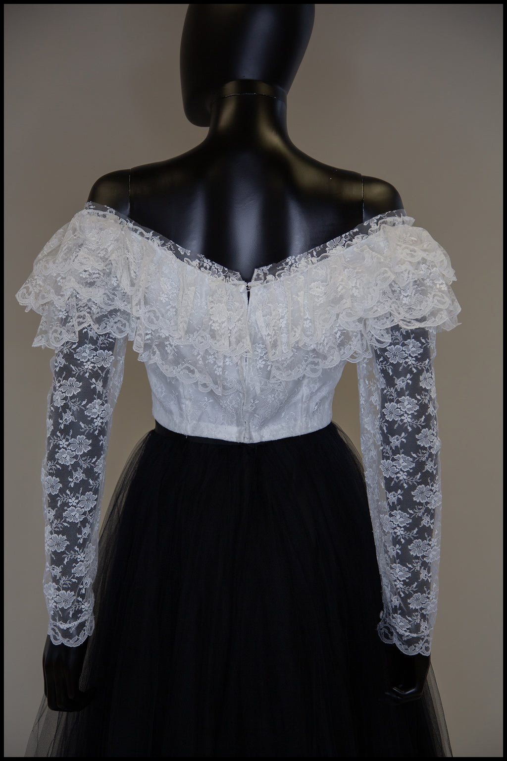 Vintage 1980s White Ruffle Lace Crop Top