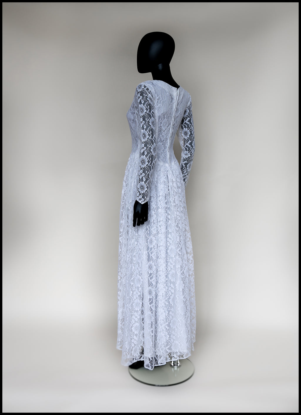 Vintage 1950s Ivory Lace Long Sleeve Gown