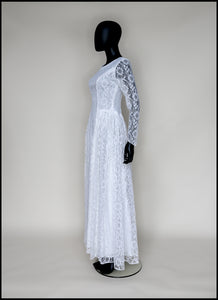 Vintage 1950s Ivory Lace Long Sleeve Gown