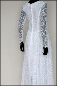 Vintage 1950s Ivory Lace Long Sleeve Gown