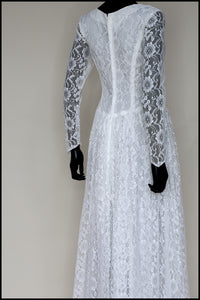 Vintage 1950s Ivory Lace Long Sleeve Gown