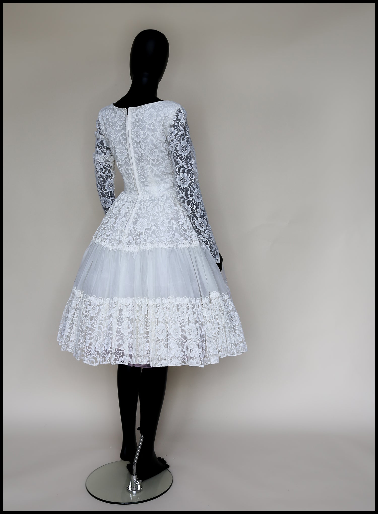 Vintage 1950s Ivory Lace Wedding Dress