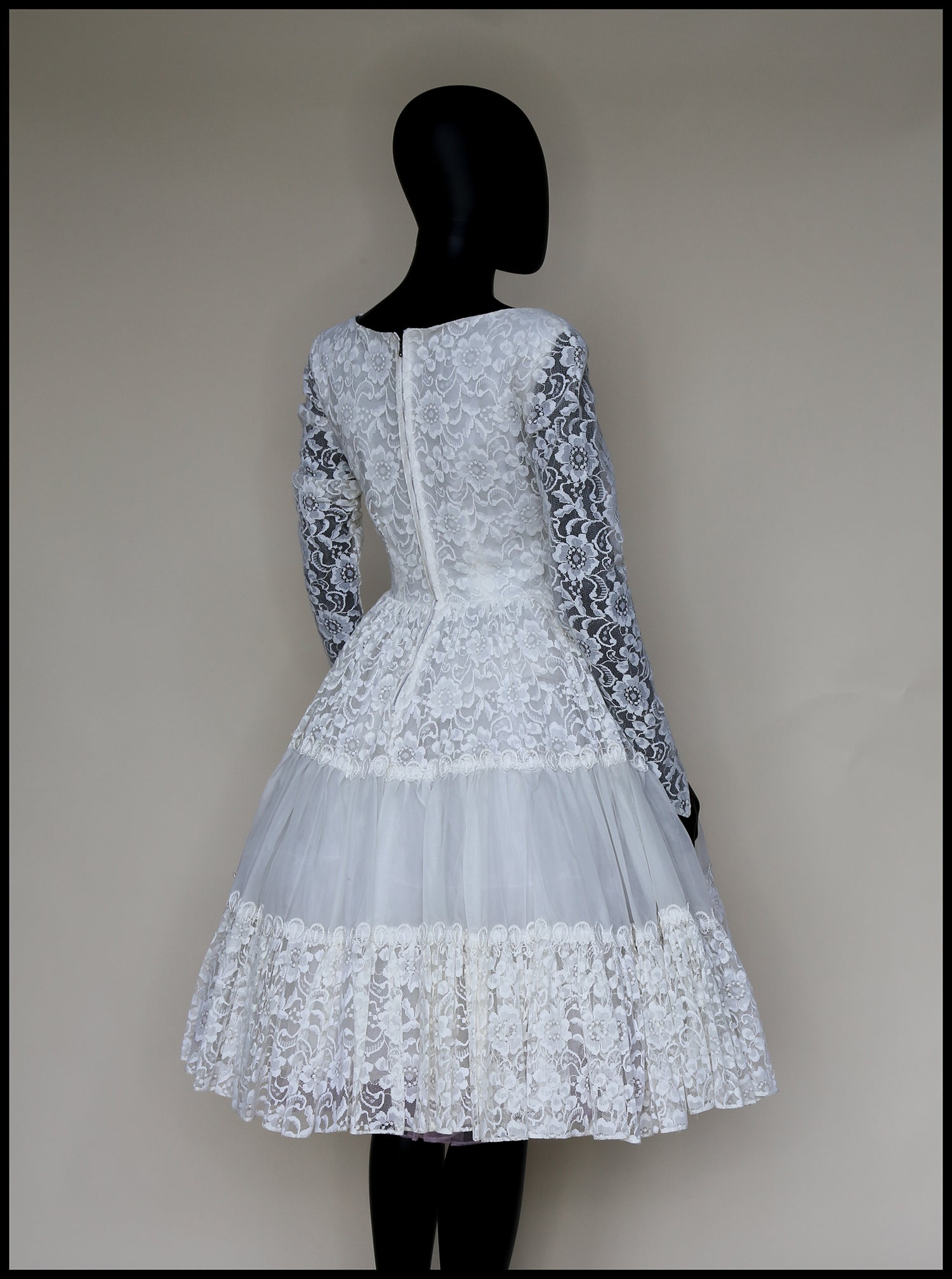 Vintage 1950s Ivory Lace Wedding Dress