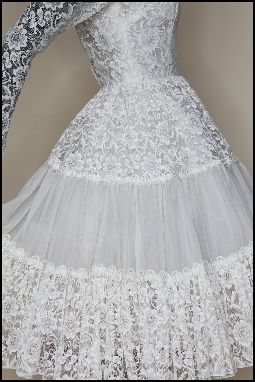 Vintage 1950s Ivory Lace Wedding Dress