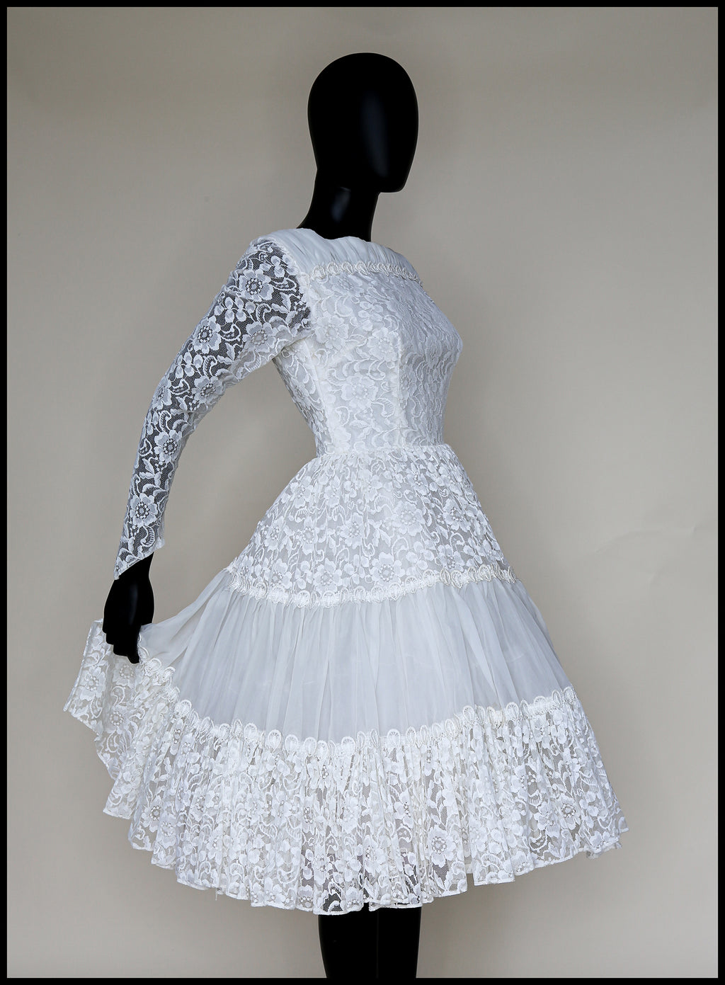 Vintage 1950s Ivory Lace Wedding Dress