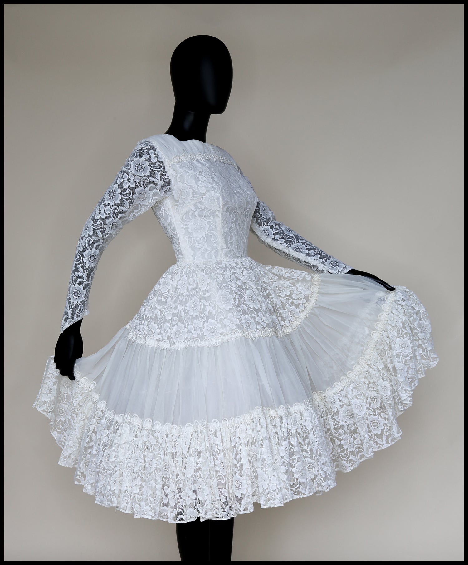 Vintage 1950s Ivory Lace Wedding Dress