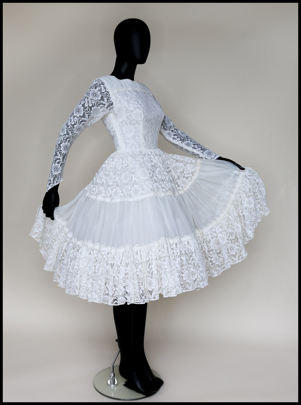 Vintage 1950s Ivory Lace Wedding Dress