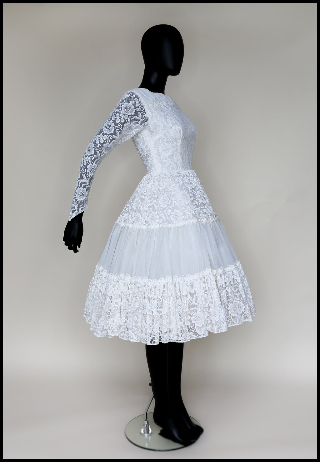 Vintage 1950s Ivory Lace Wedding Dress