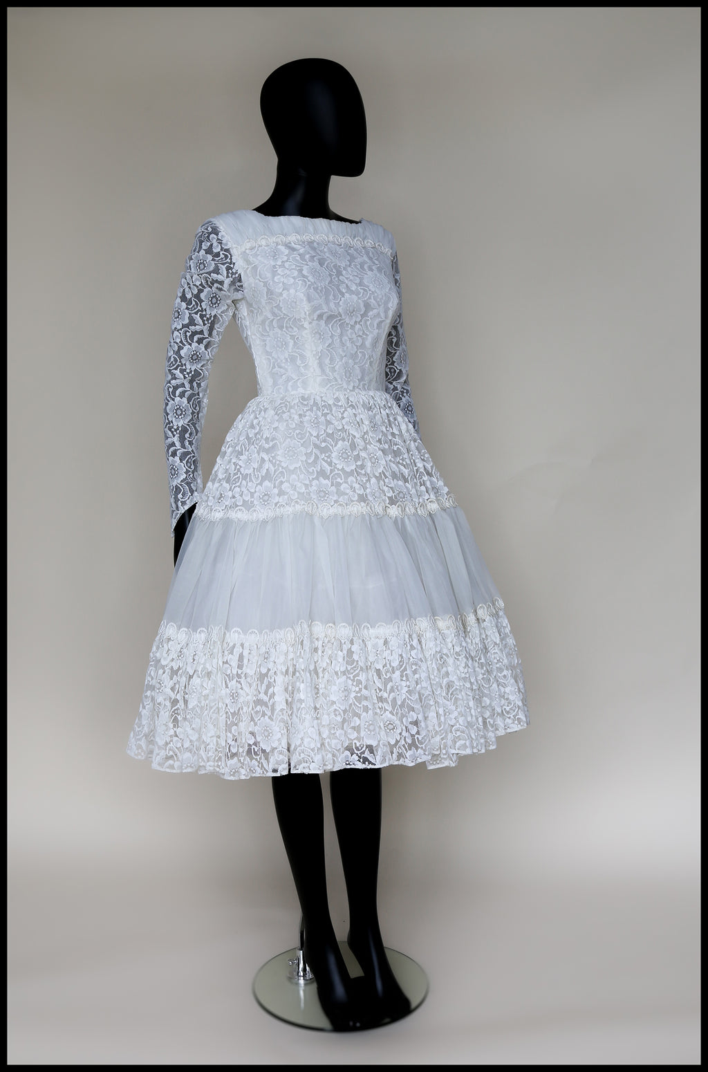 Vintage 1950s Ivory Lace Wedding Dress