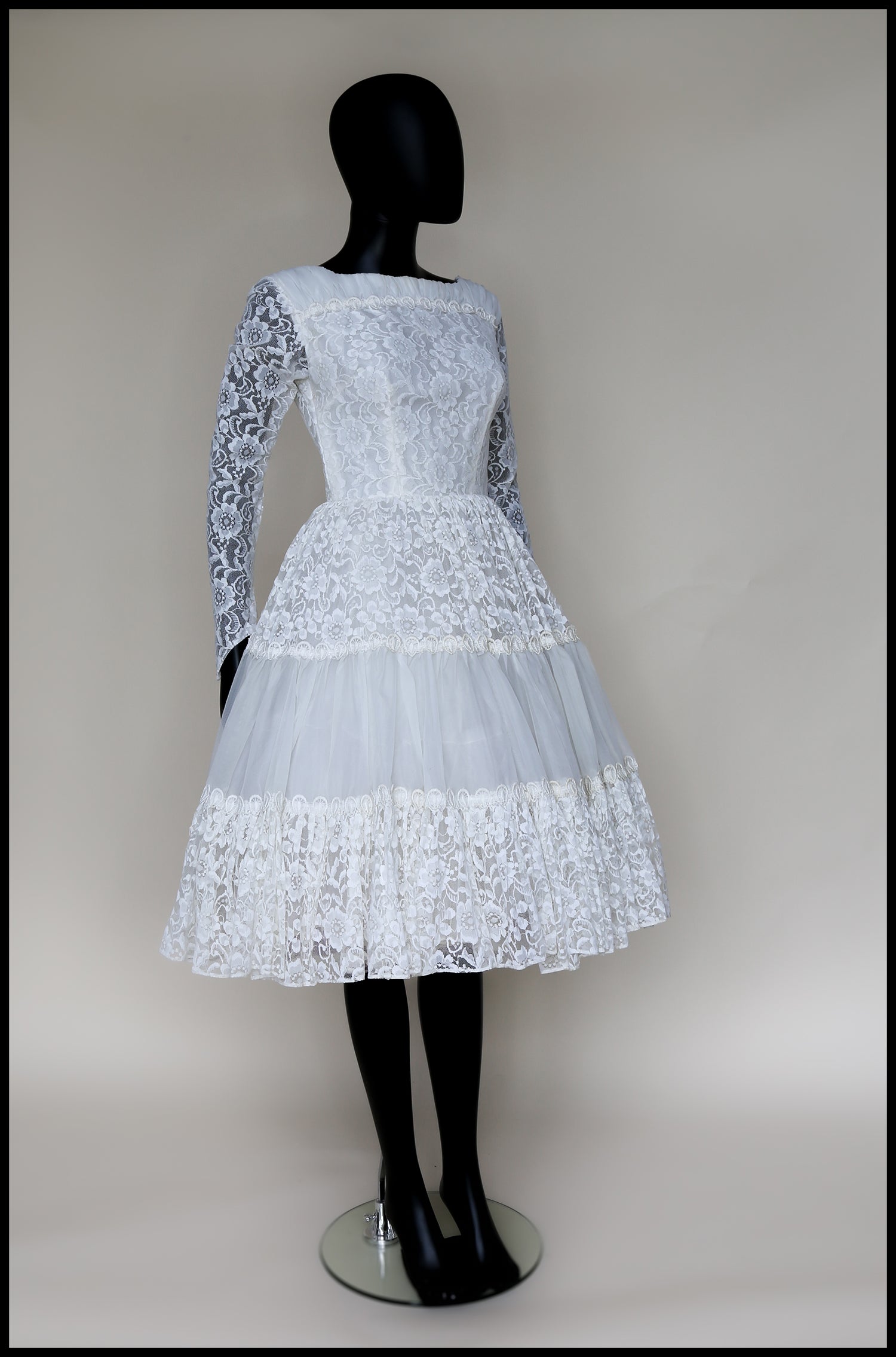 Vintage 1950s Ivory Lace Wedding Dress