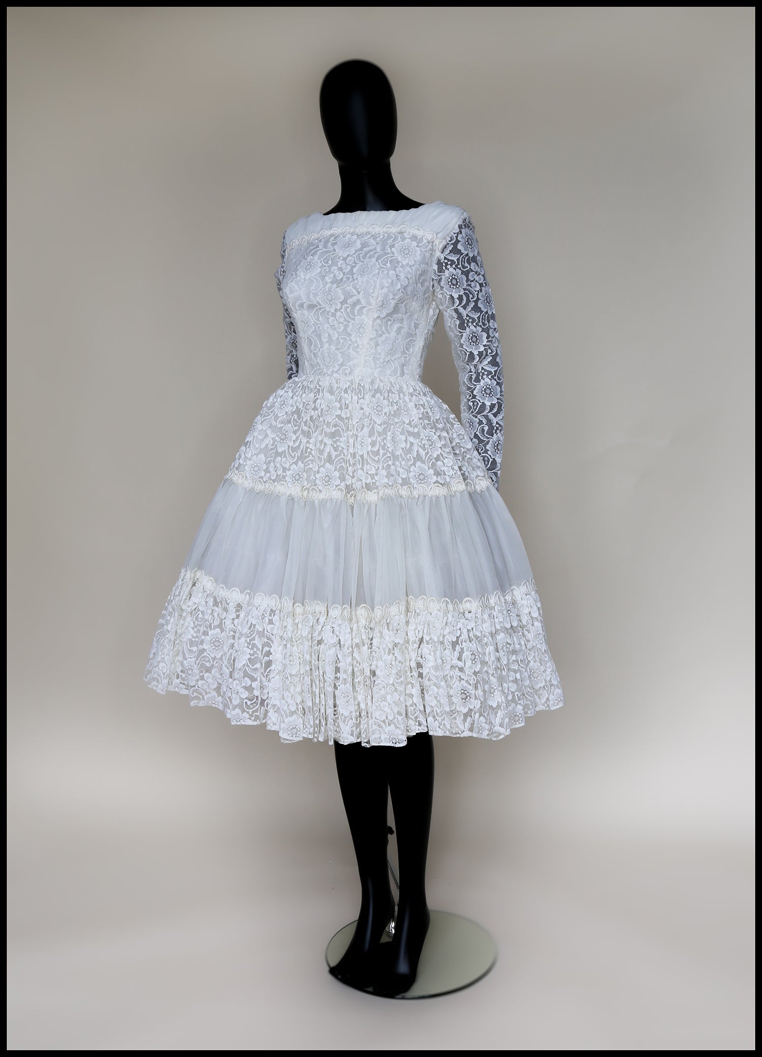 Vintage 1950s Ivory Lace Wedding Dress