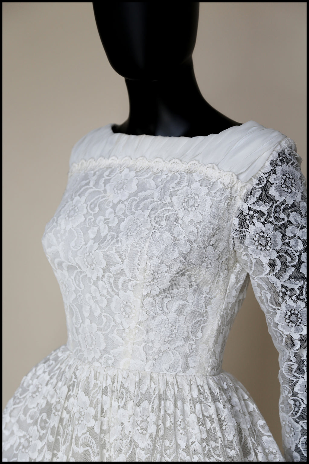 Vintage 1950s Ivory Lace Wedding Dress
