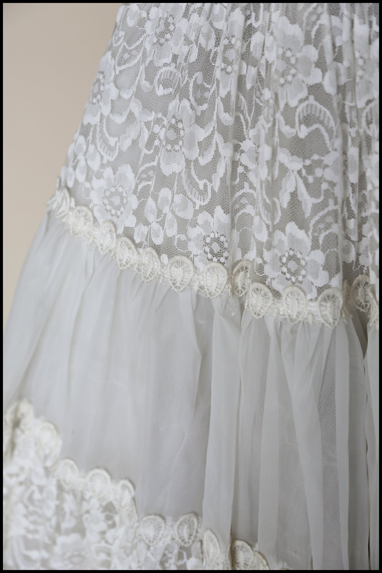 Vintage 1950s Ivory Lace Wedding Dress