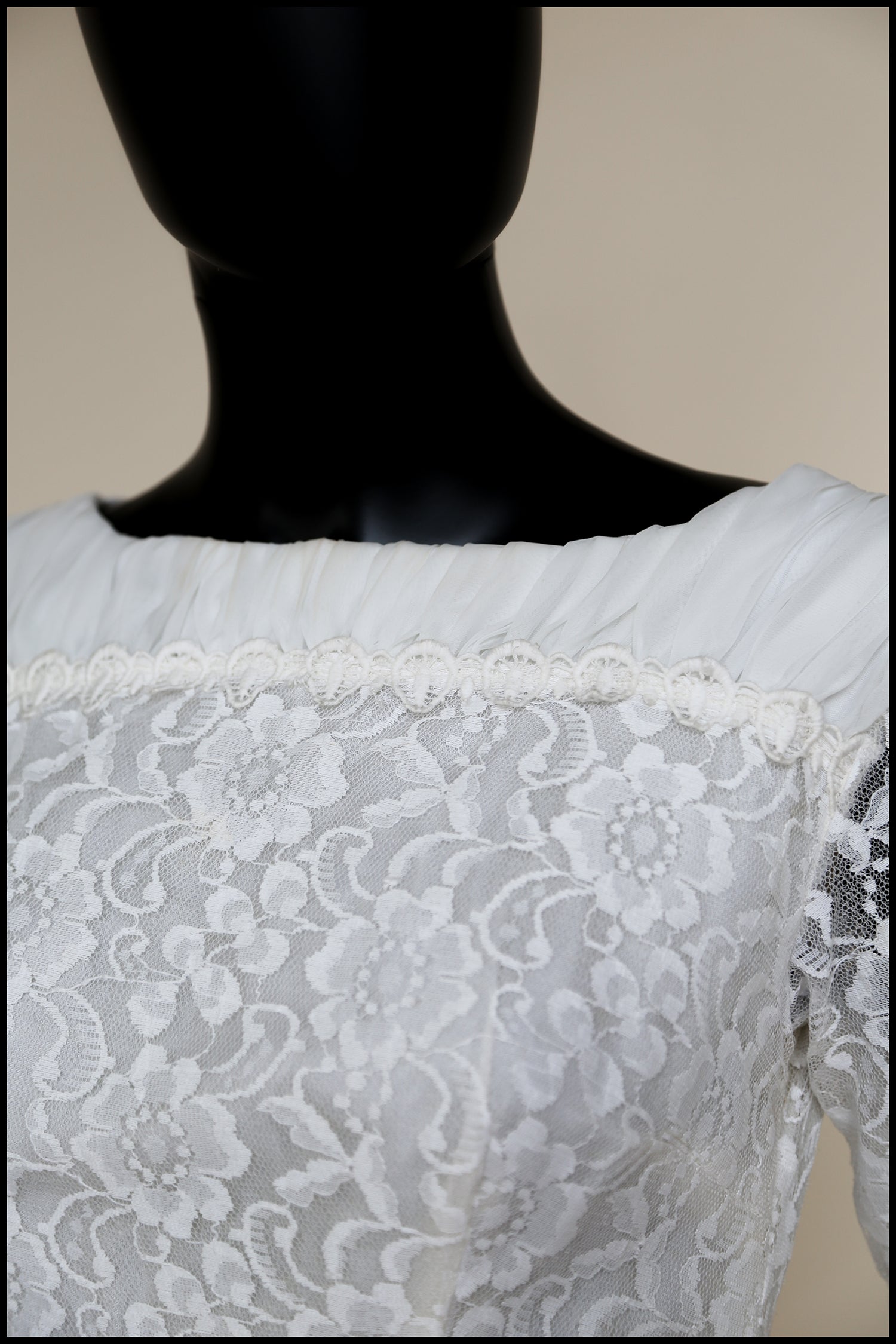 Vintage 1950s Ivory Lace Wedding Dress