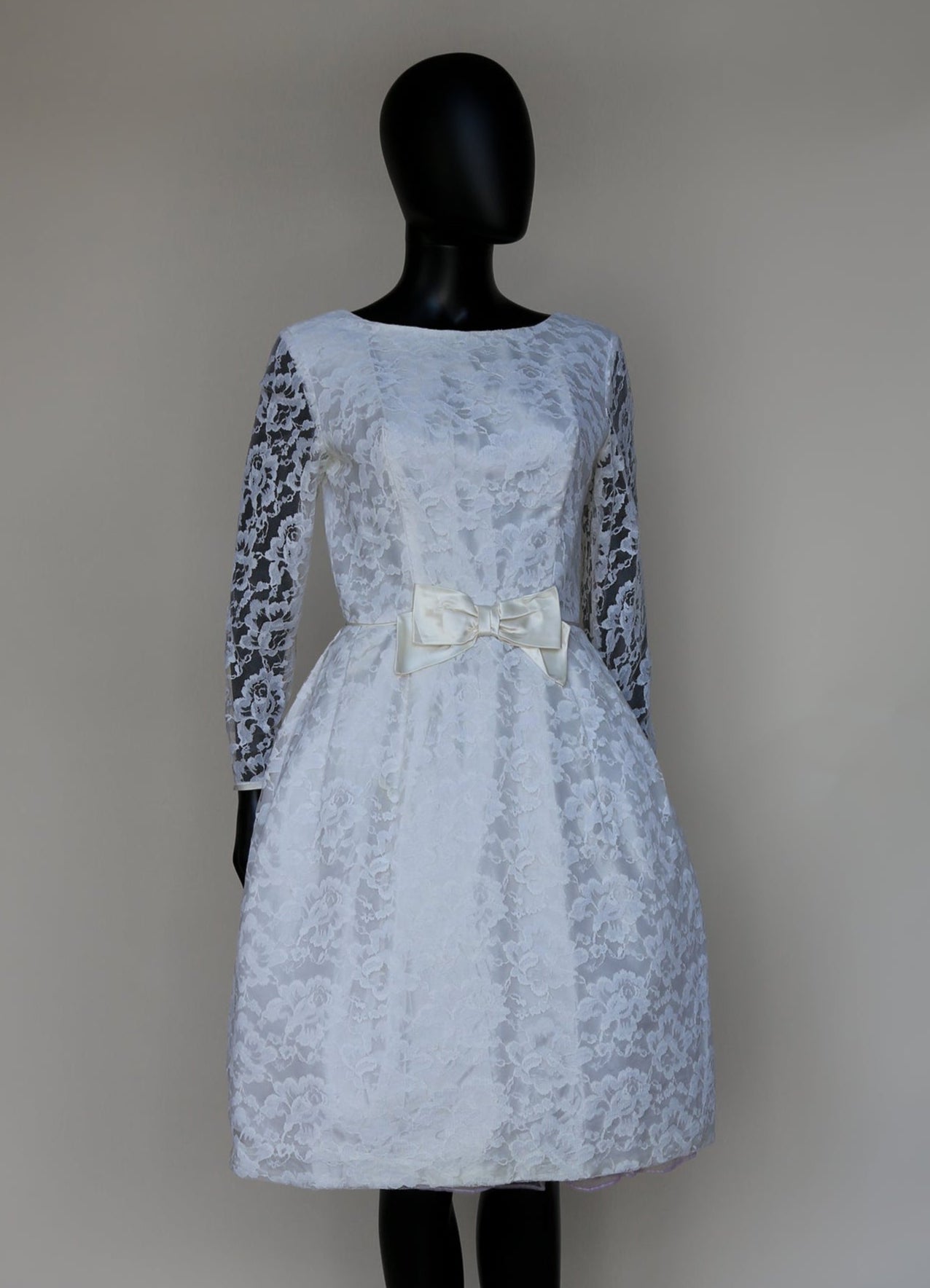Vintage 1960s Ivory Lace Short Wedding Dress