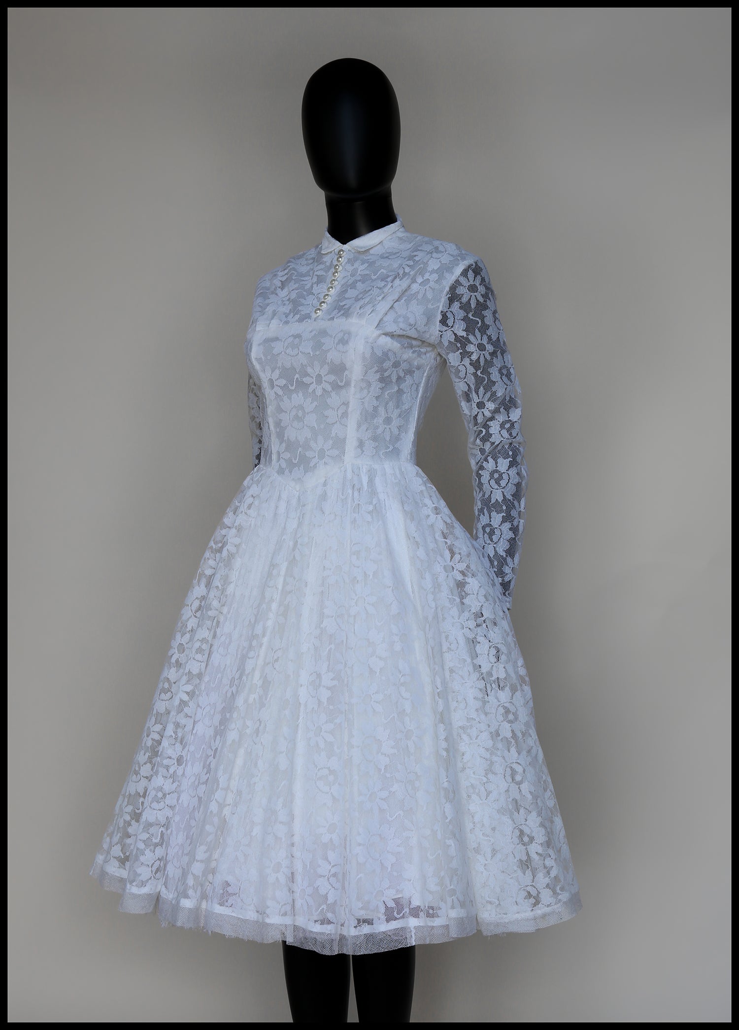 Vintage 1950s Ivory Lace Wedding Dress