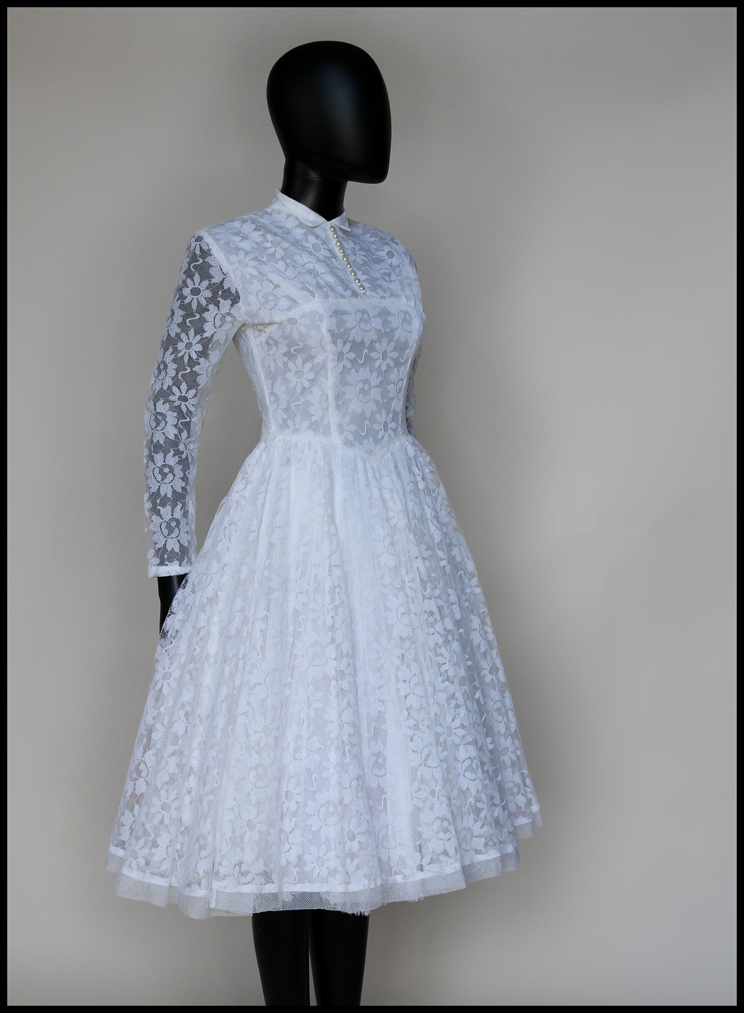 Vintage 1950s Ivory Lace Wedding Dress