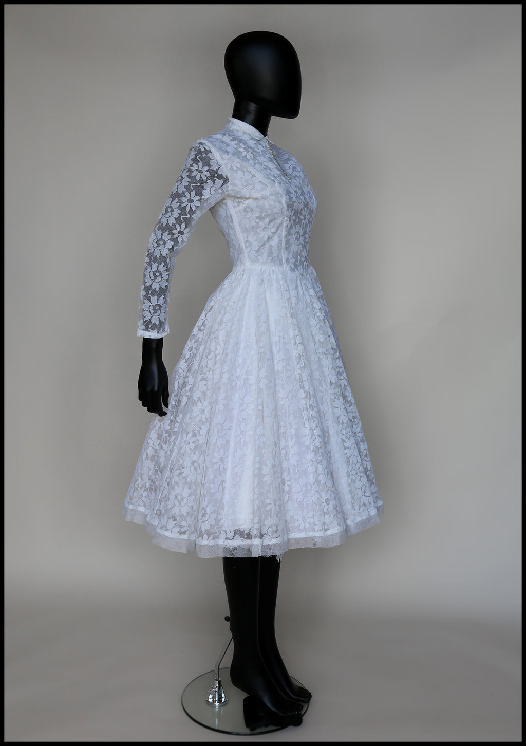 Vintage 1950s Ivory Lace Wedding Dress