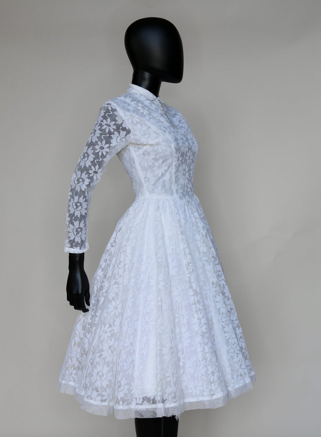 Vintage 1950s Ivory Lace Wedding Dress