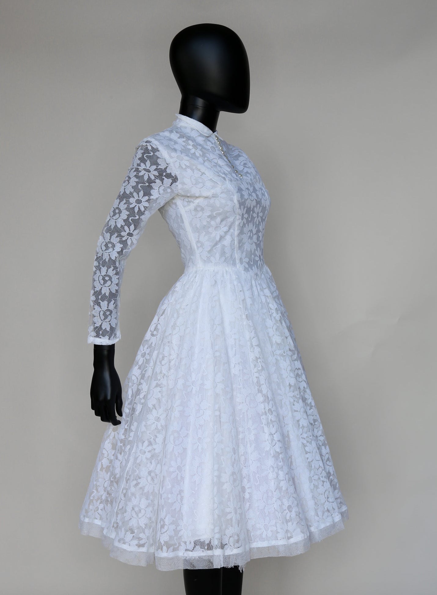 Vintage 1950s Ivory Lace Wedding Dress
