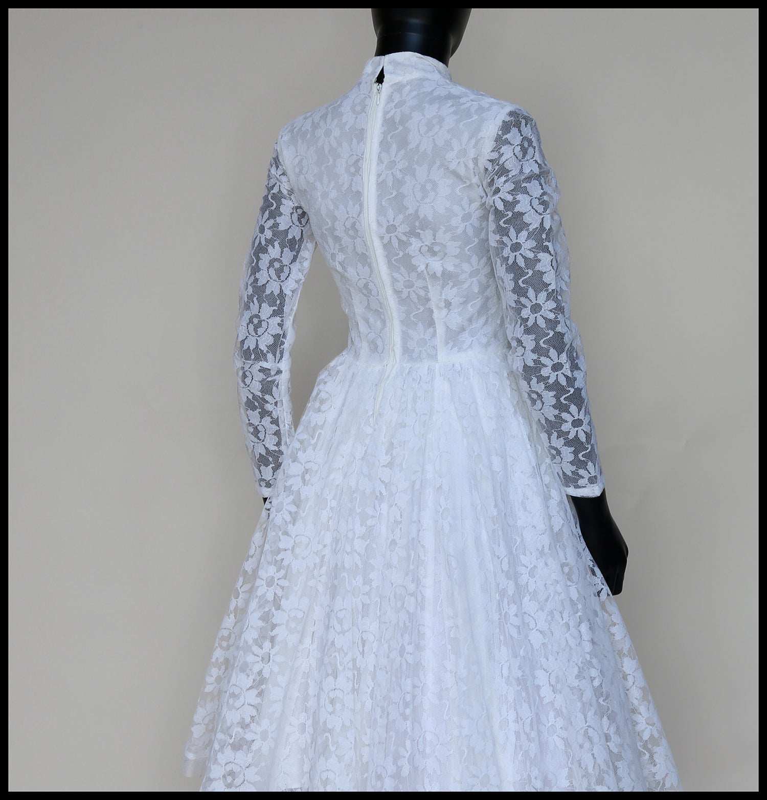 Vintage 1950s Ivory Lace Wedding Dress