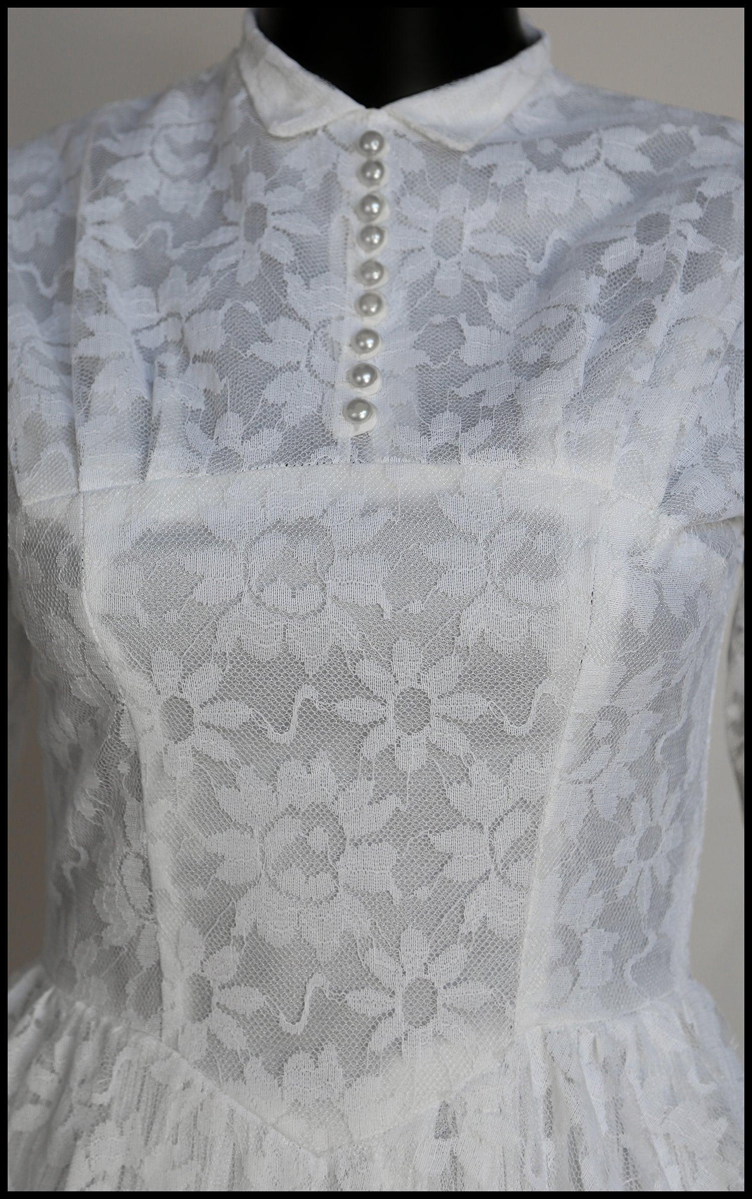 Vintage 1950s Ivory Lace Wedding Dress