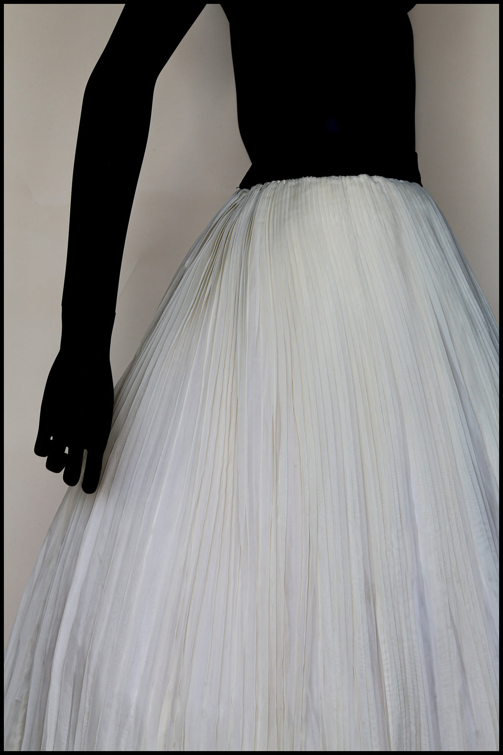 Vintage 1950s Cream Pleated Chiffon Skirt