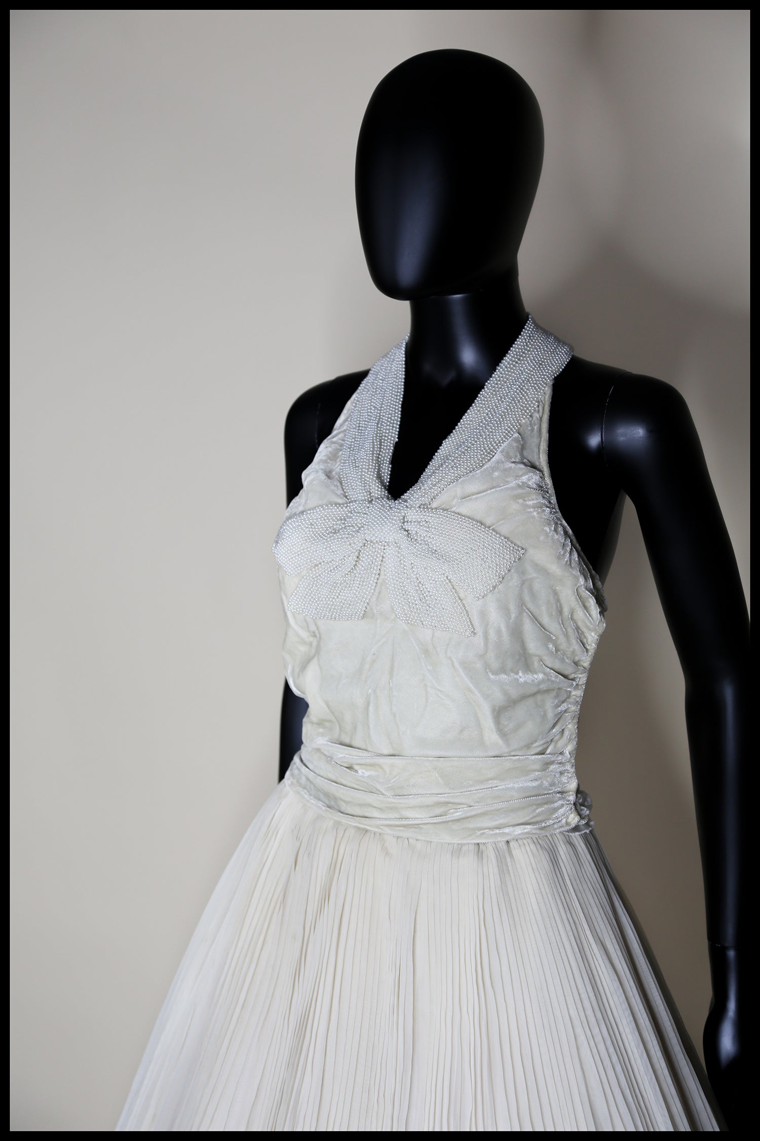 Vintage 1930s Silk Velvet Beaded Bow Top