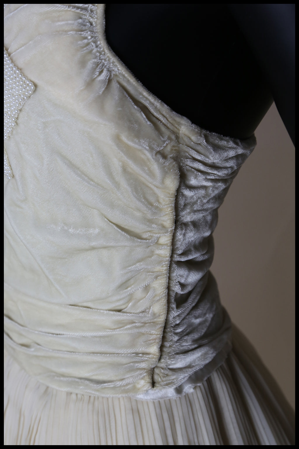Vintage 1930s Silk Velvet Beaded Bow Top