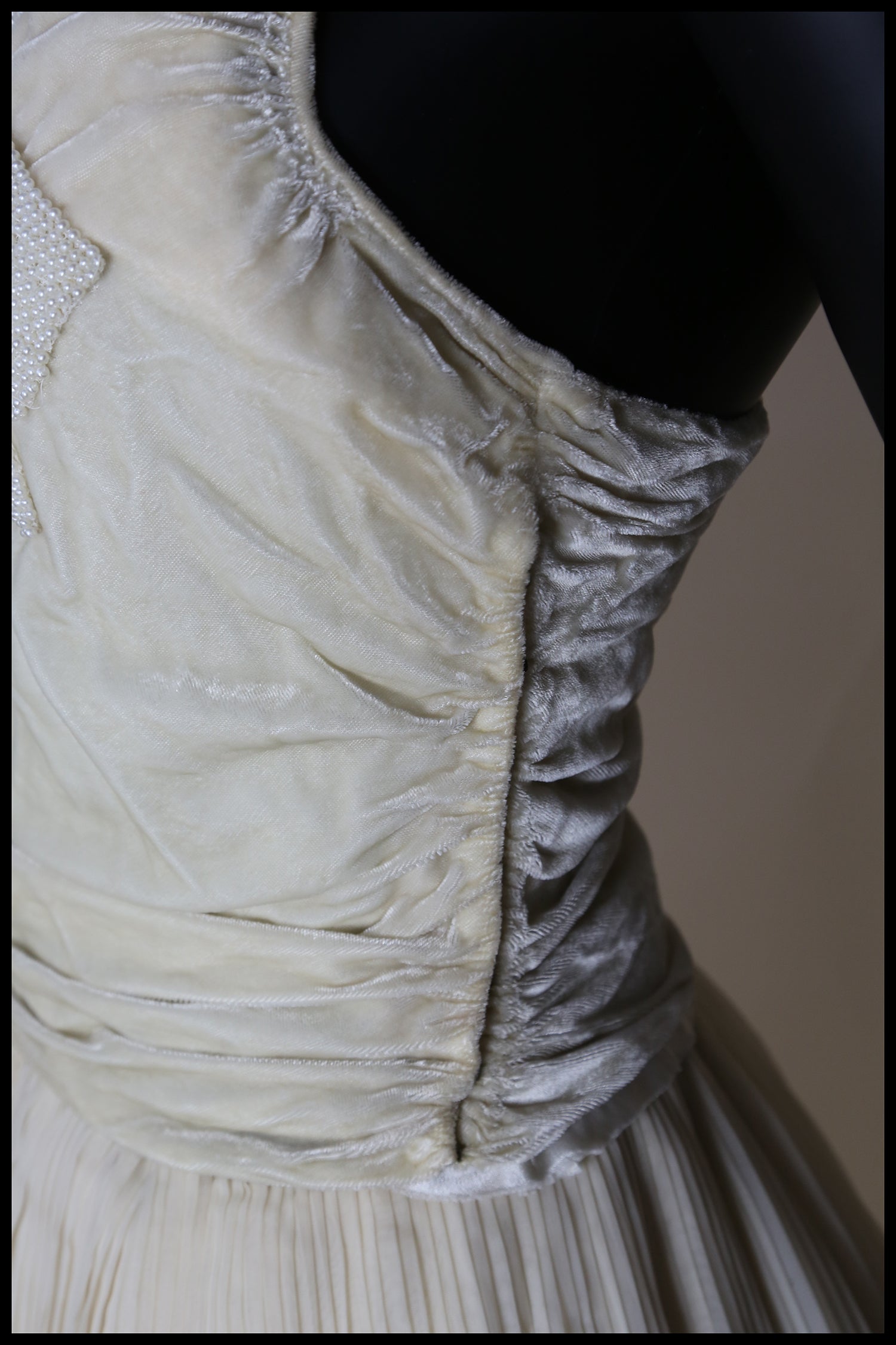 Vintage 1930s Silk Velvet Beaded Bow Top