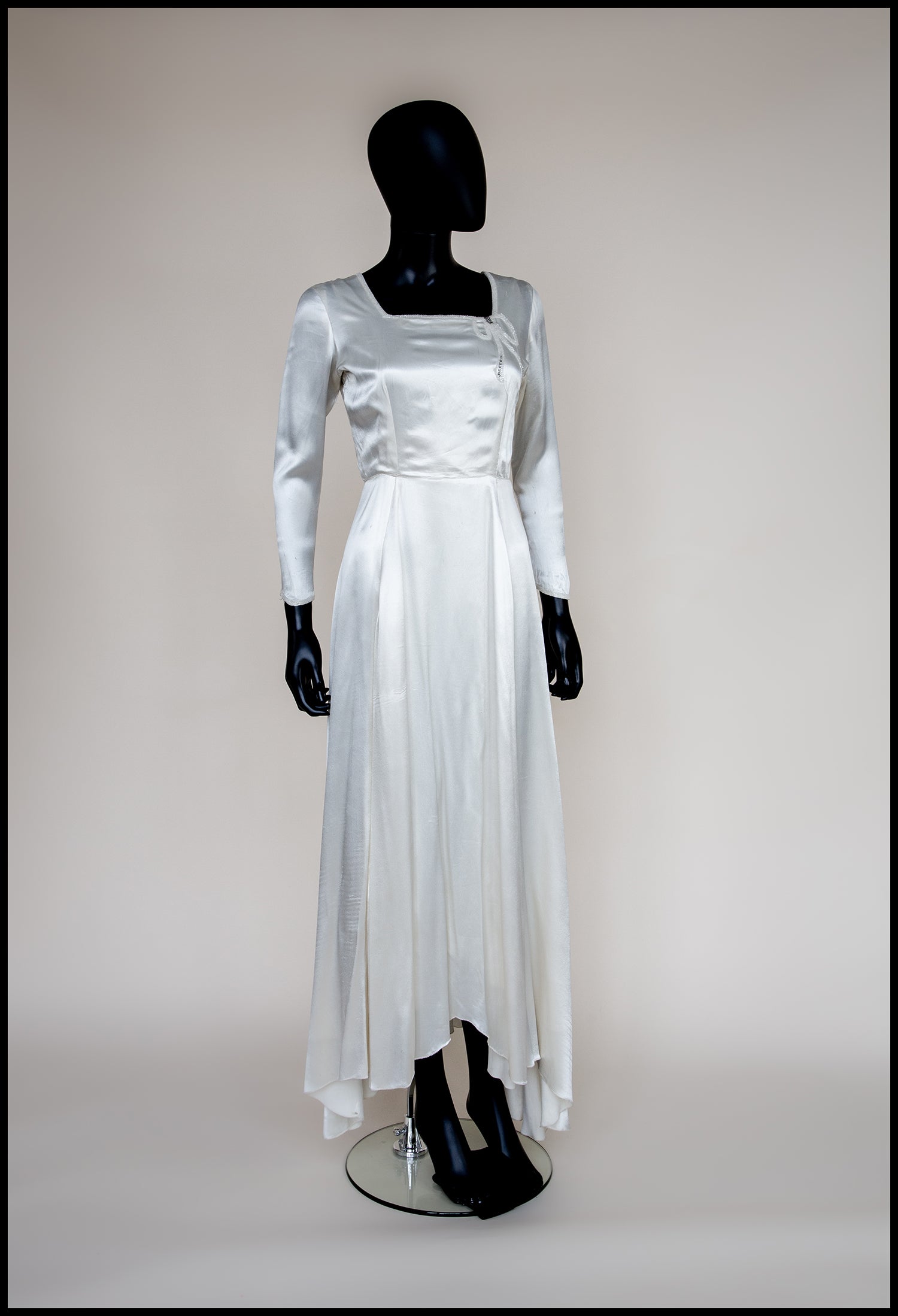 Vintage 1930s Ivory Beaded Bow Satin Wedding Dress