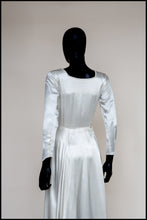 Vintage 1930s Ivory Beaded Bow Satin Wedding Dress