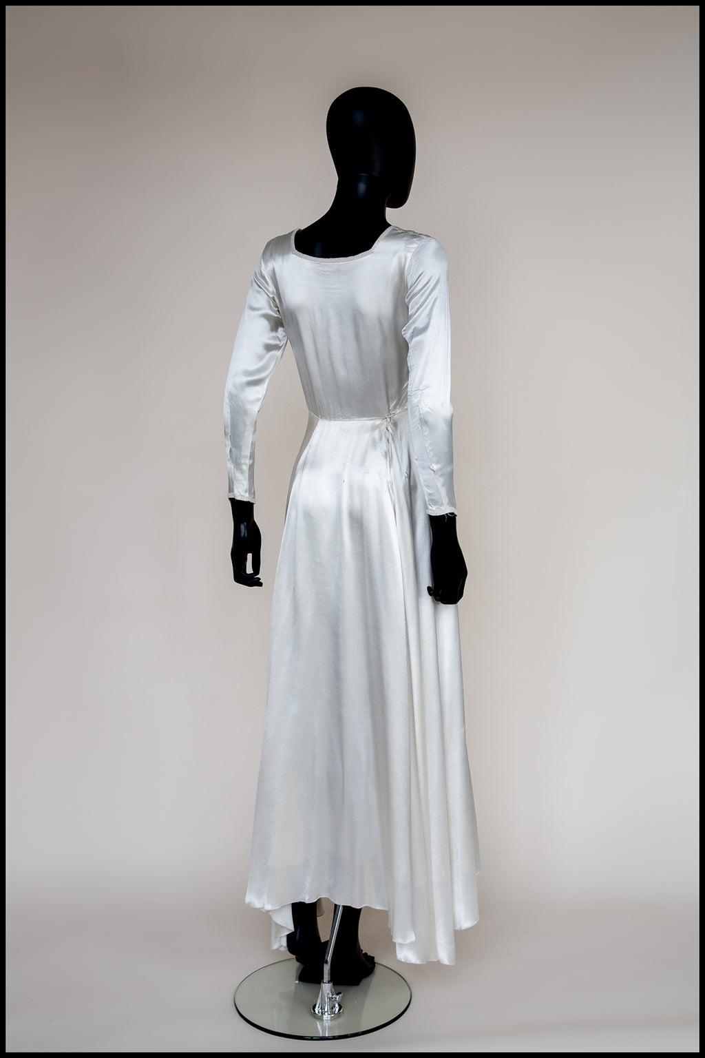 Vintage 1930s Ivory Beaded Bow Satin Wedding Dress