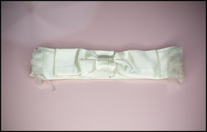 Vintage 1950s Ivory Satin Bow Belt S