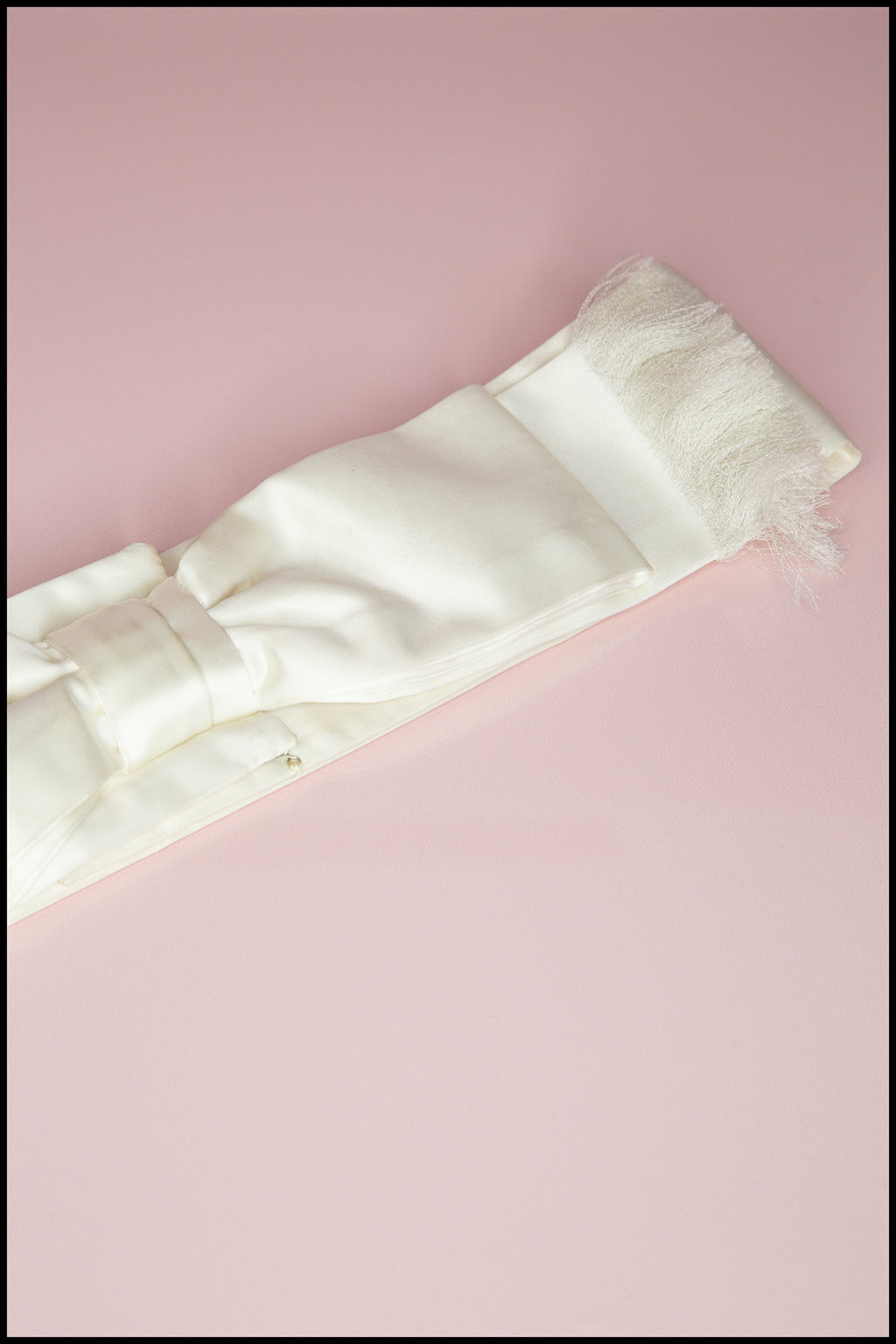 Vintage 1950s Ivory Satin Bow Belt S