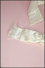 Vintage 1950s Ivory Satin Bow Belt S