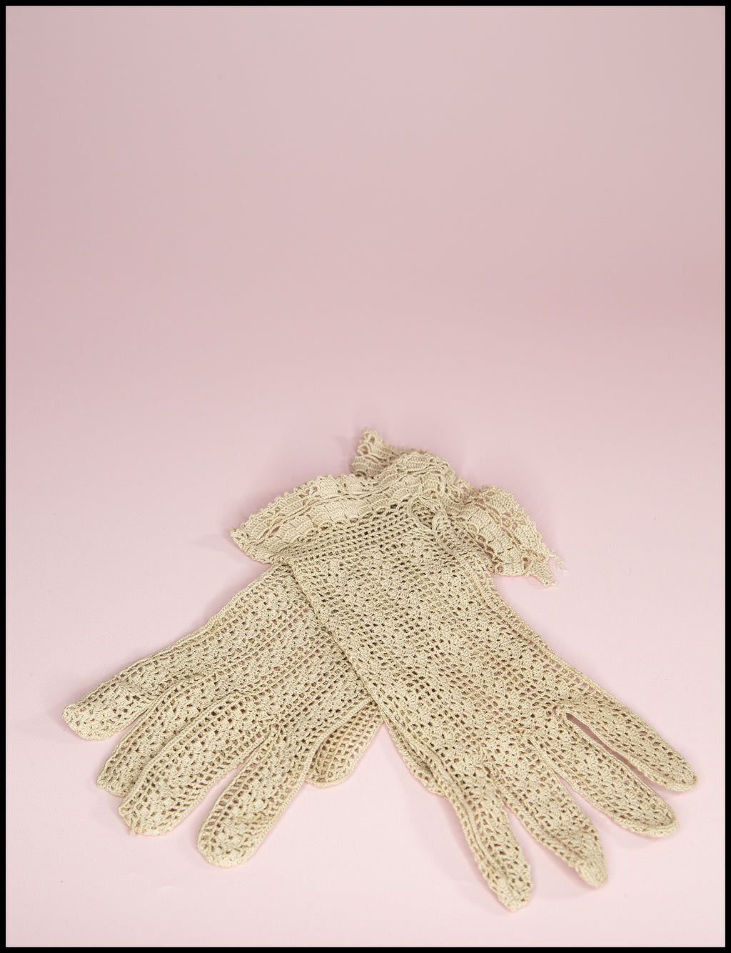 Vintage 1940s Ecru Crotchet Lace Gloves