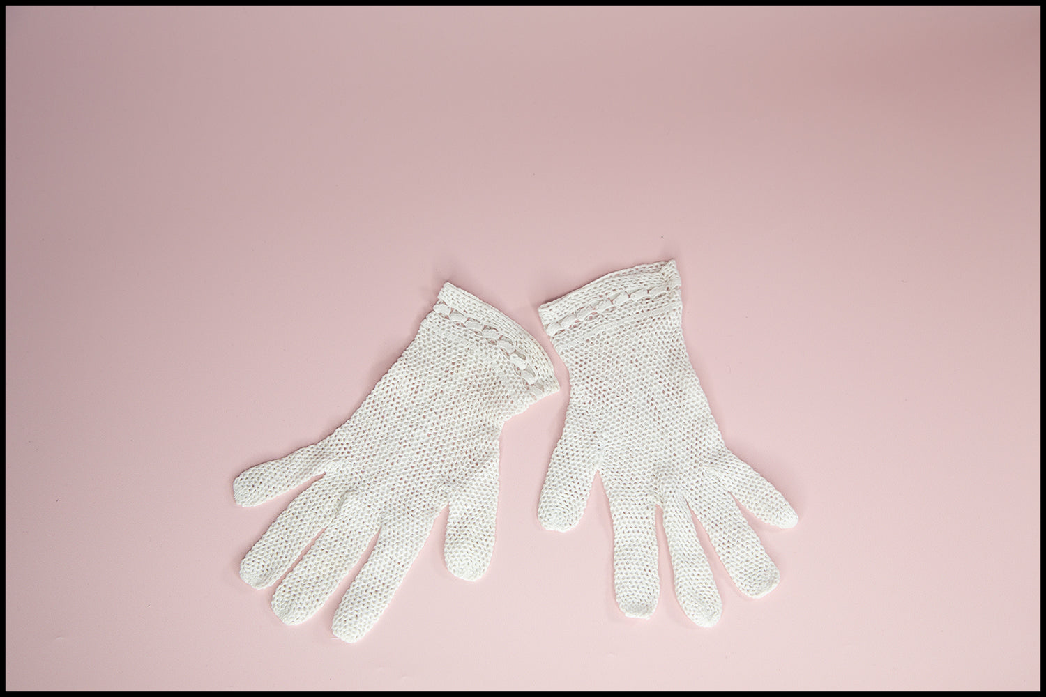 Vintage 1960s White Cotton Crotchet Gloves