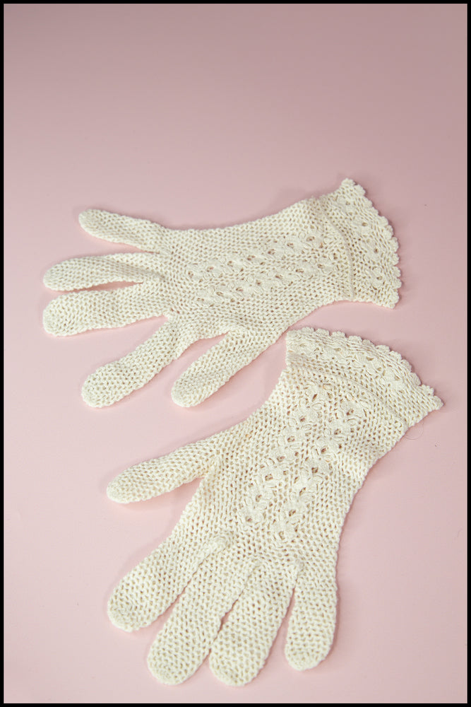 Vintage 1960s Cream Cotton Crotchet Gloves