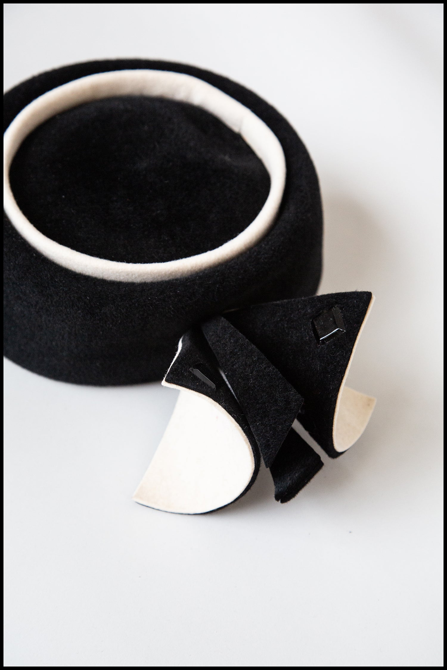 Vintage 1980s Black and White Pill Box Hat