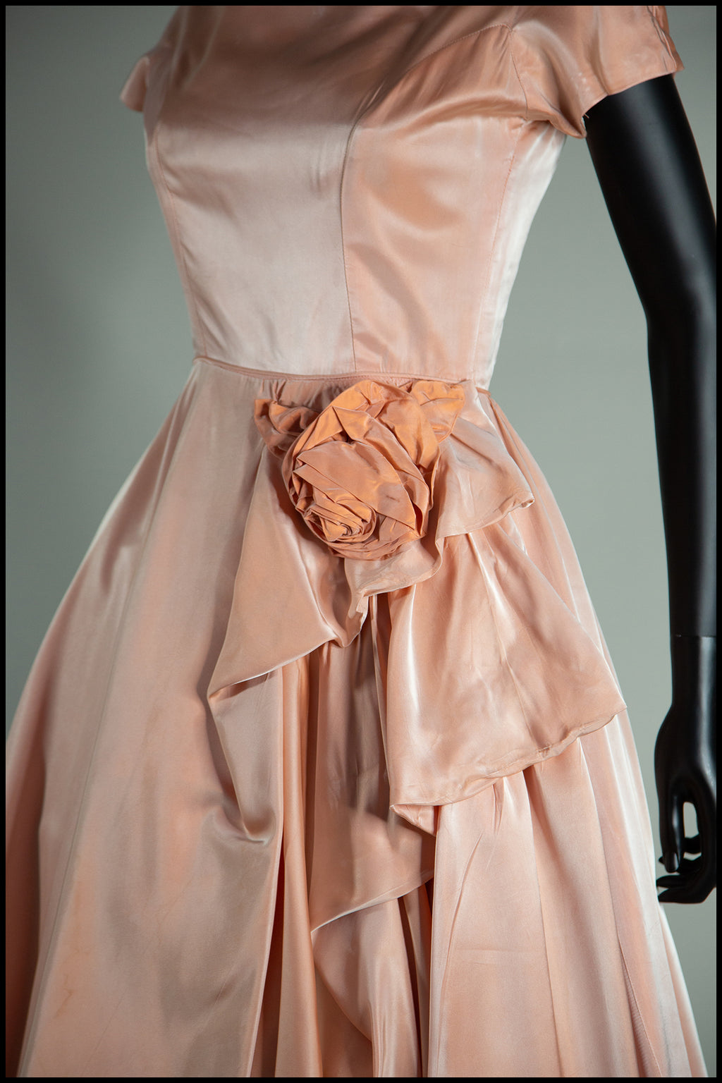Vintage 1950s Peach Pink Rose Taffeta Dress