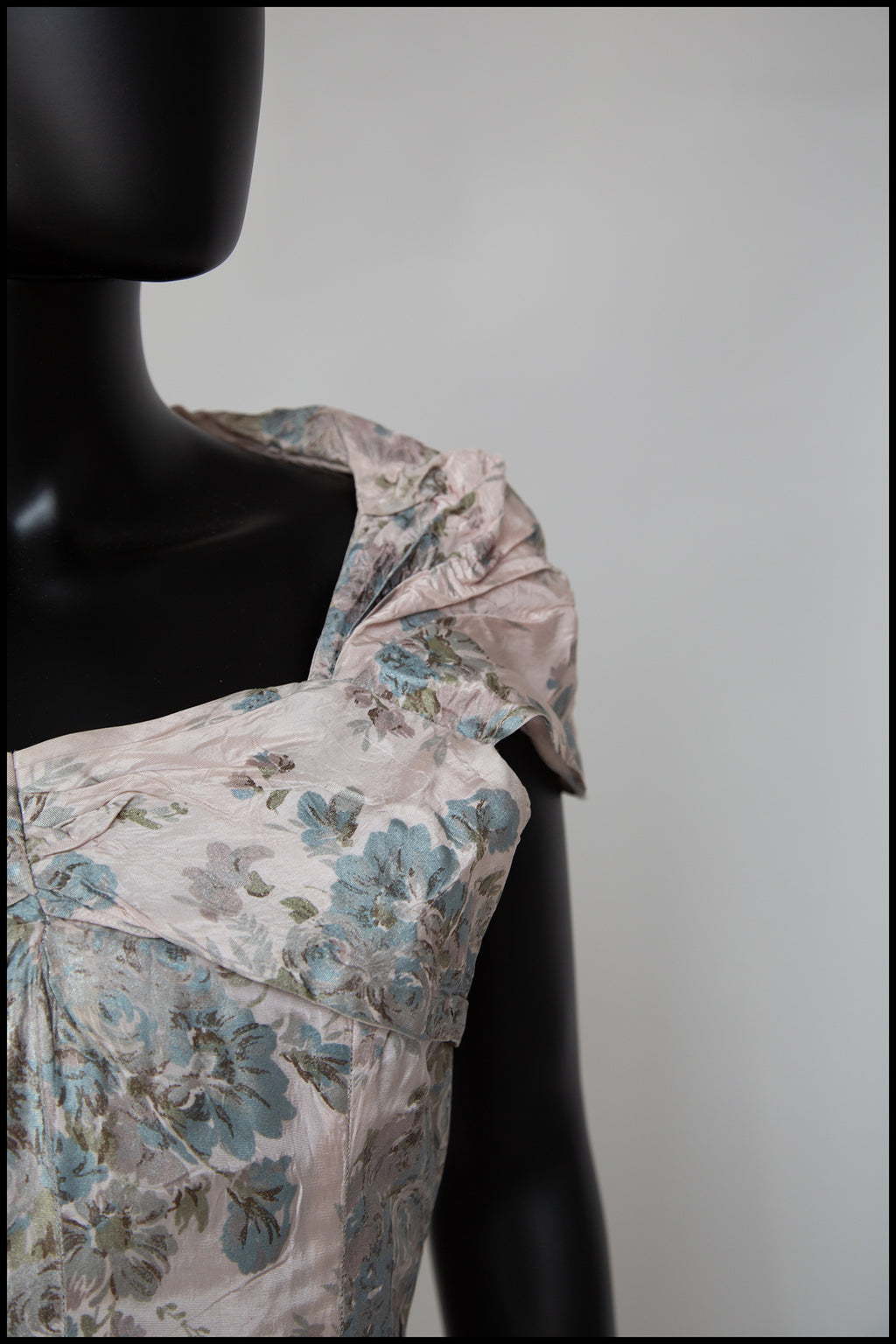 Vintage 1940s Pink Rose Print Gown