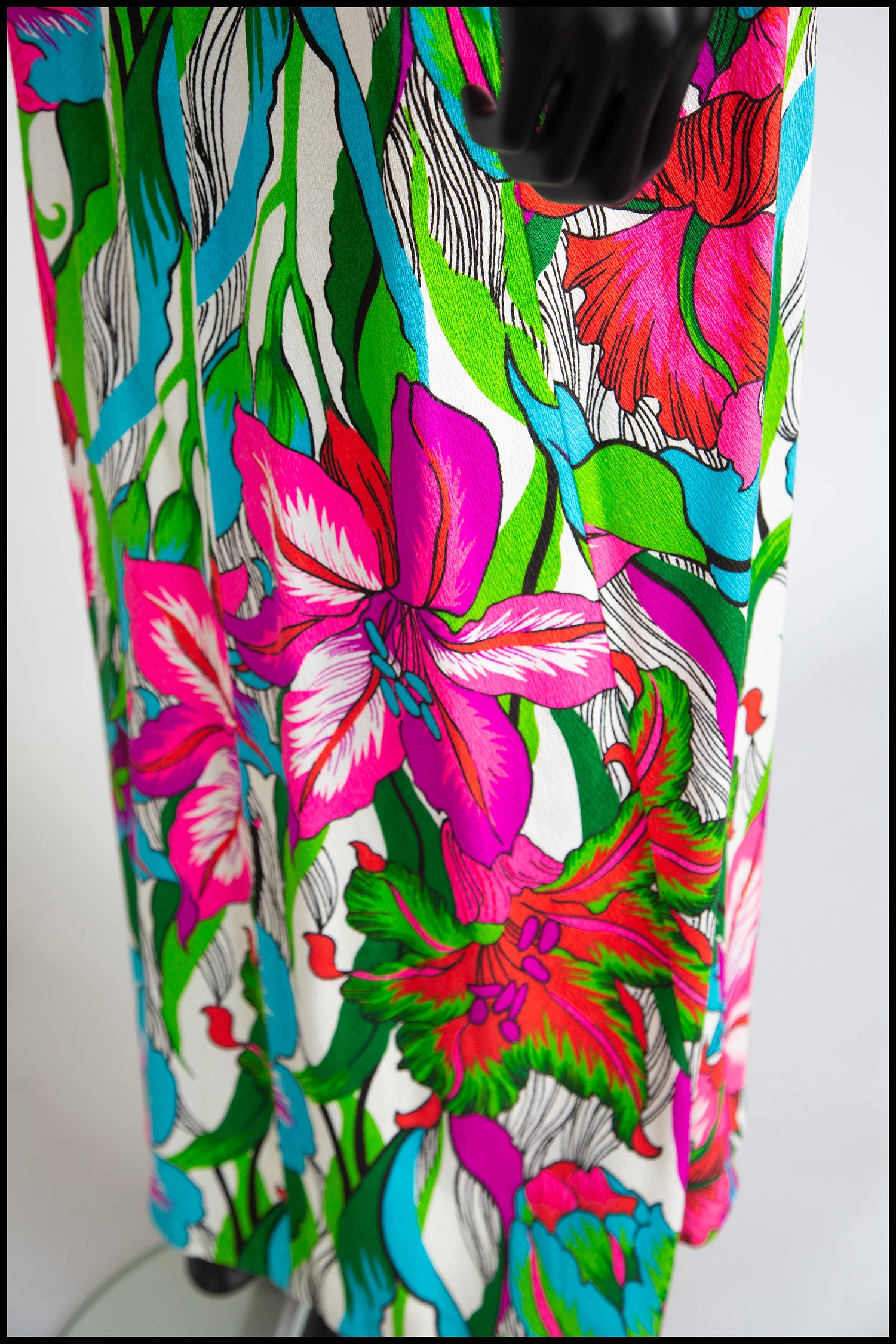 Vintage 1960s Hawaiian Barkcloth Print Maxi Dress