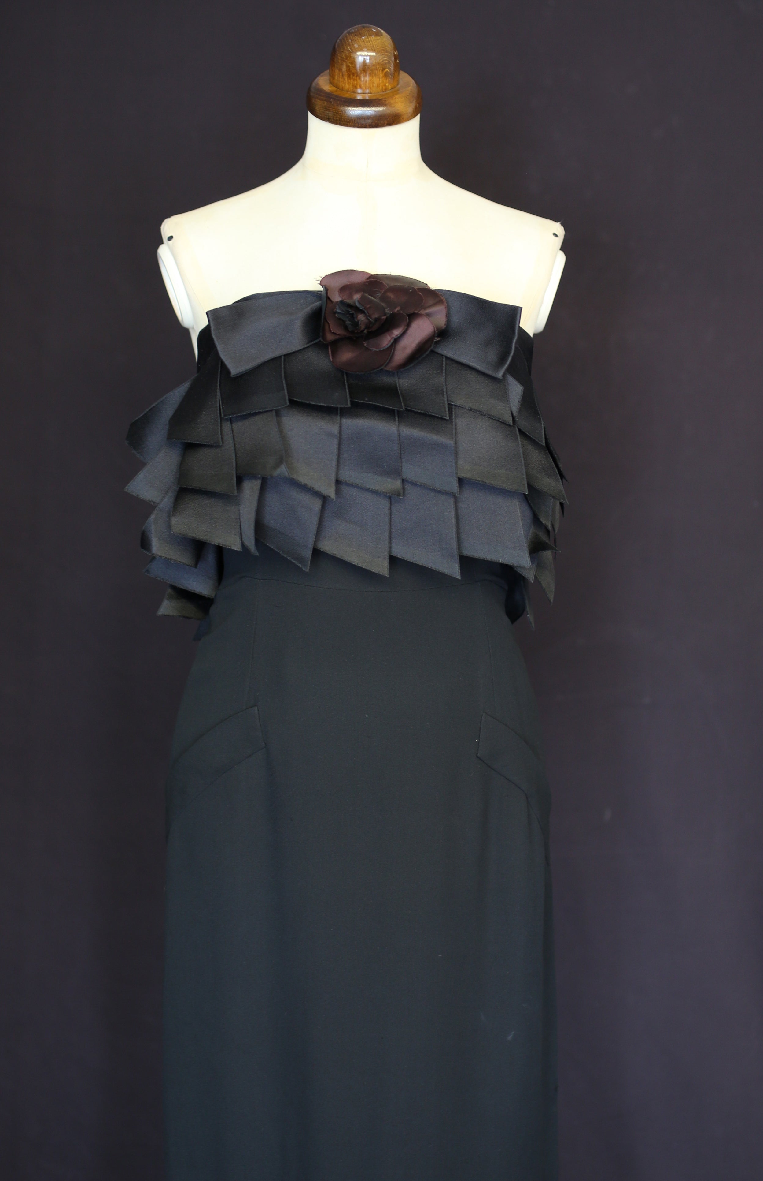 Vintage 1990s Chanel couture black crepe ribbon dress – ALEXANDRA-KING