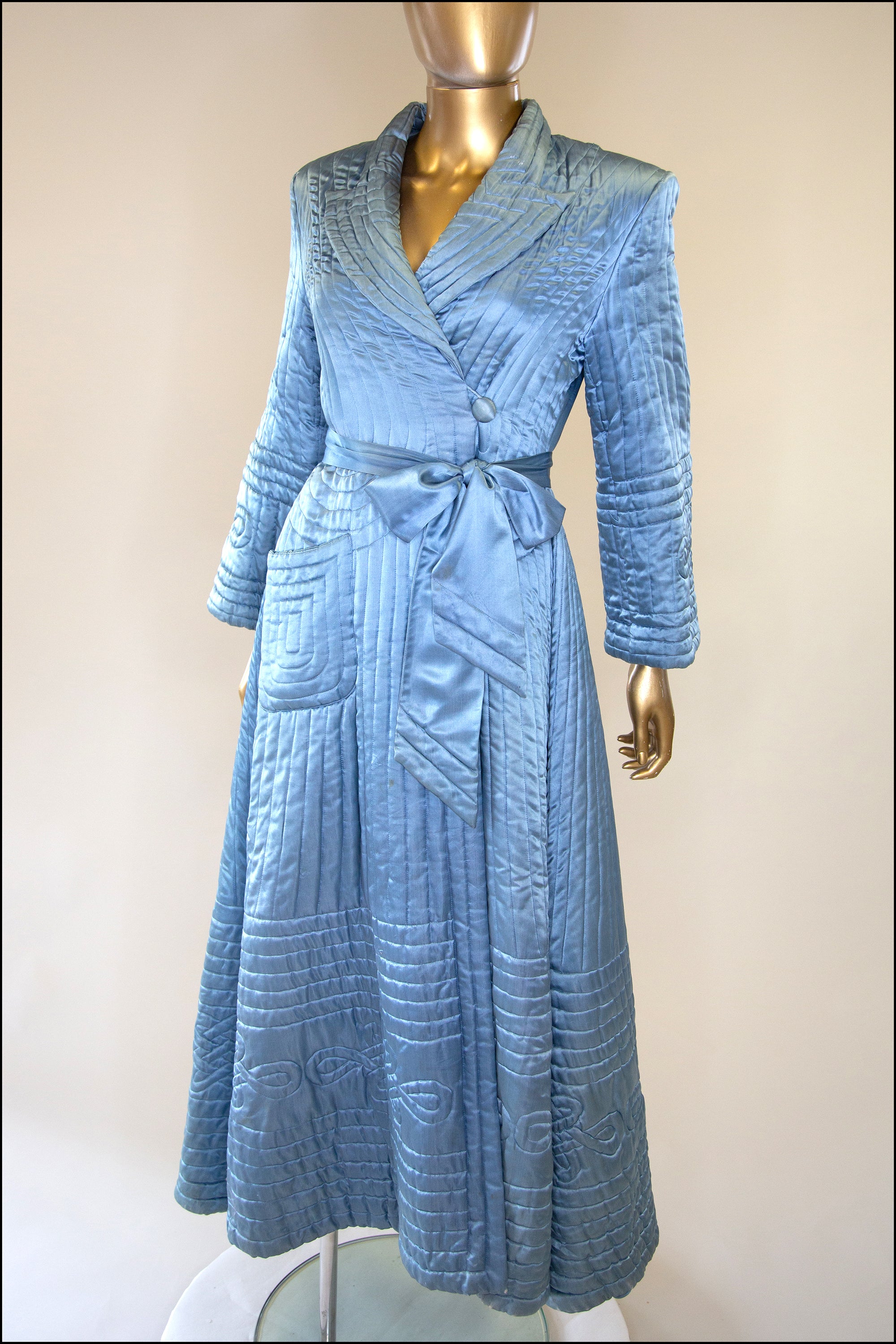 Vintage Liberty 1940s Housecoat Robe Dressing Gown Fit Flare Inc CC41  Ration Book  Stamps Wartime Fashion