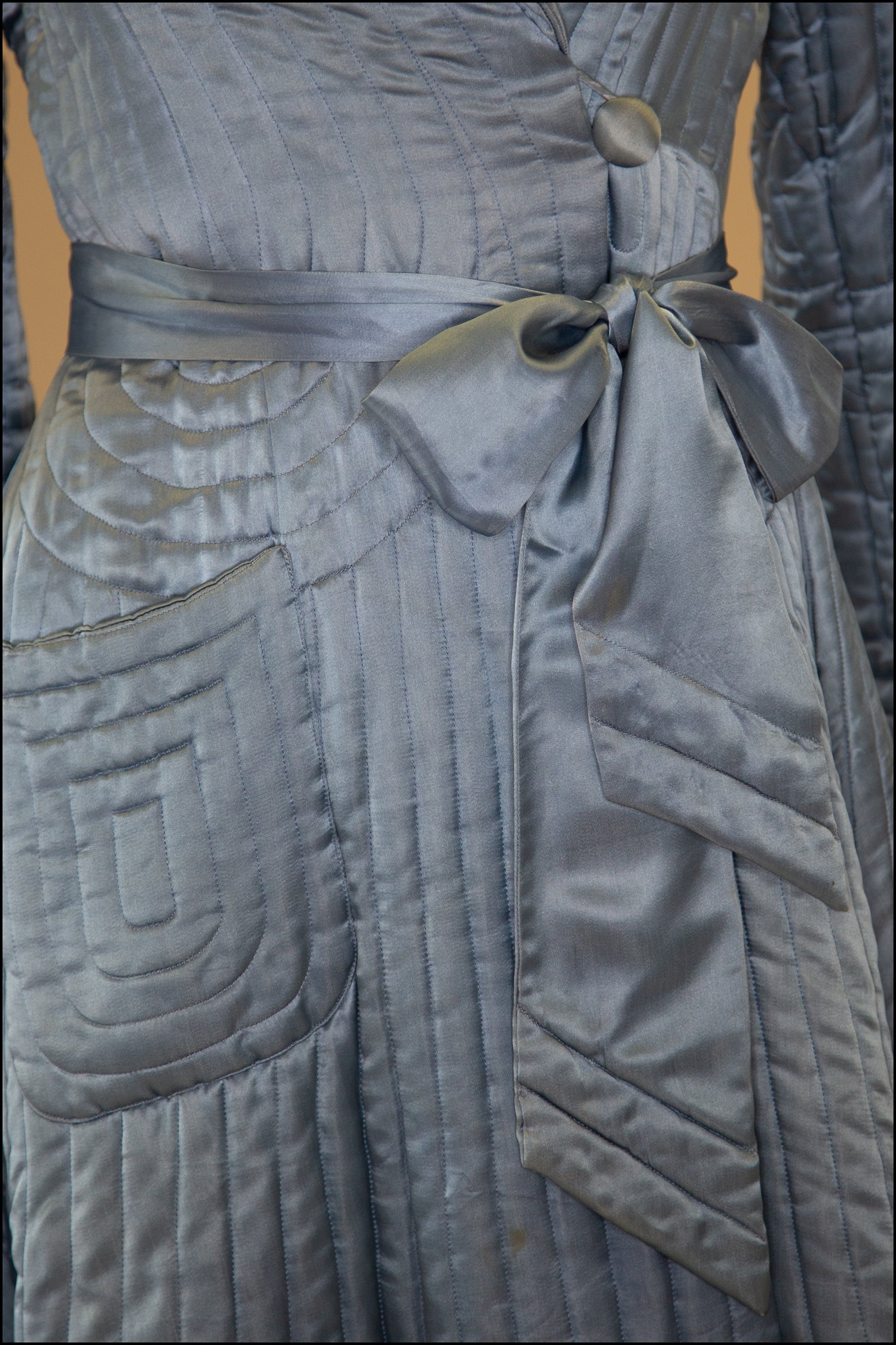 Vintage 1940s Blue Silk Quilted Robe