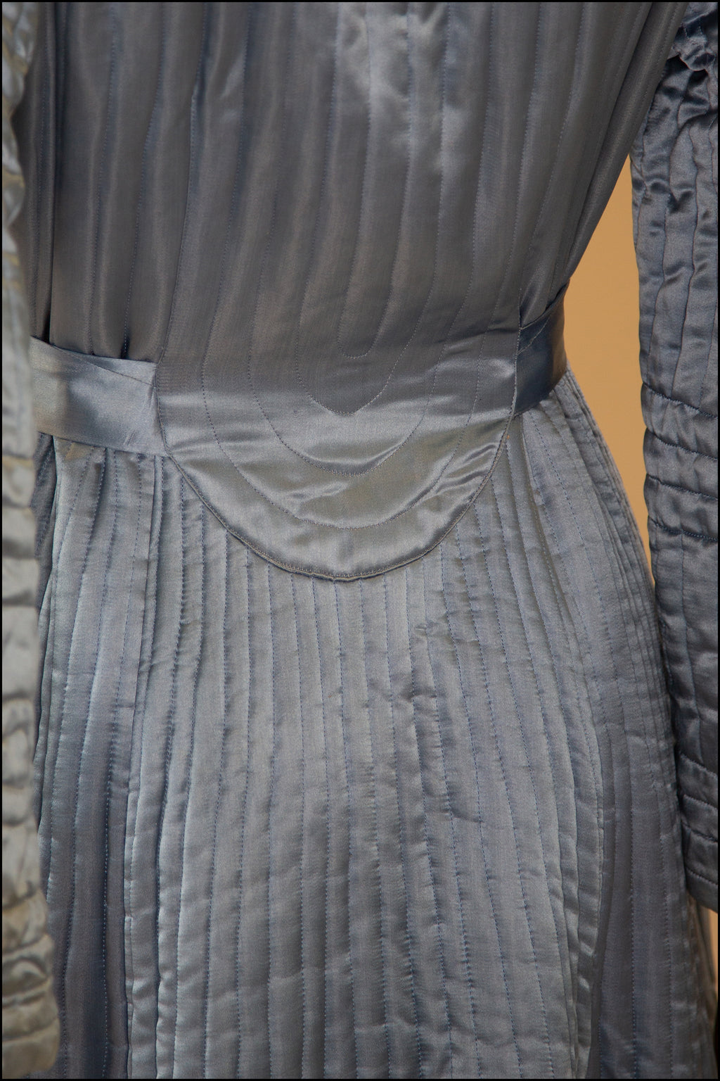 Vintage 1940s Blue Silk Quilted Robe