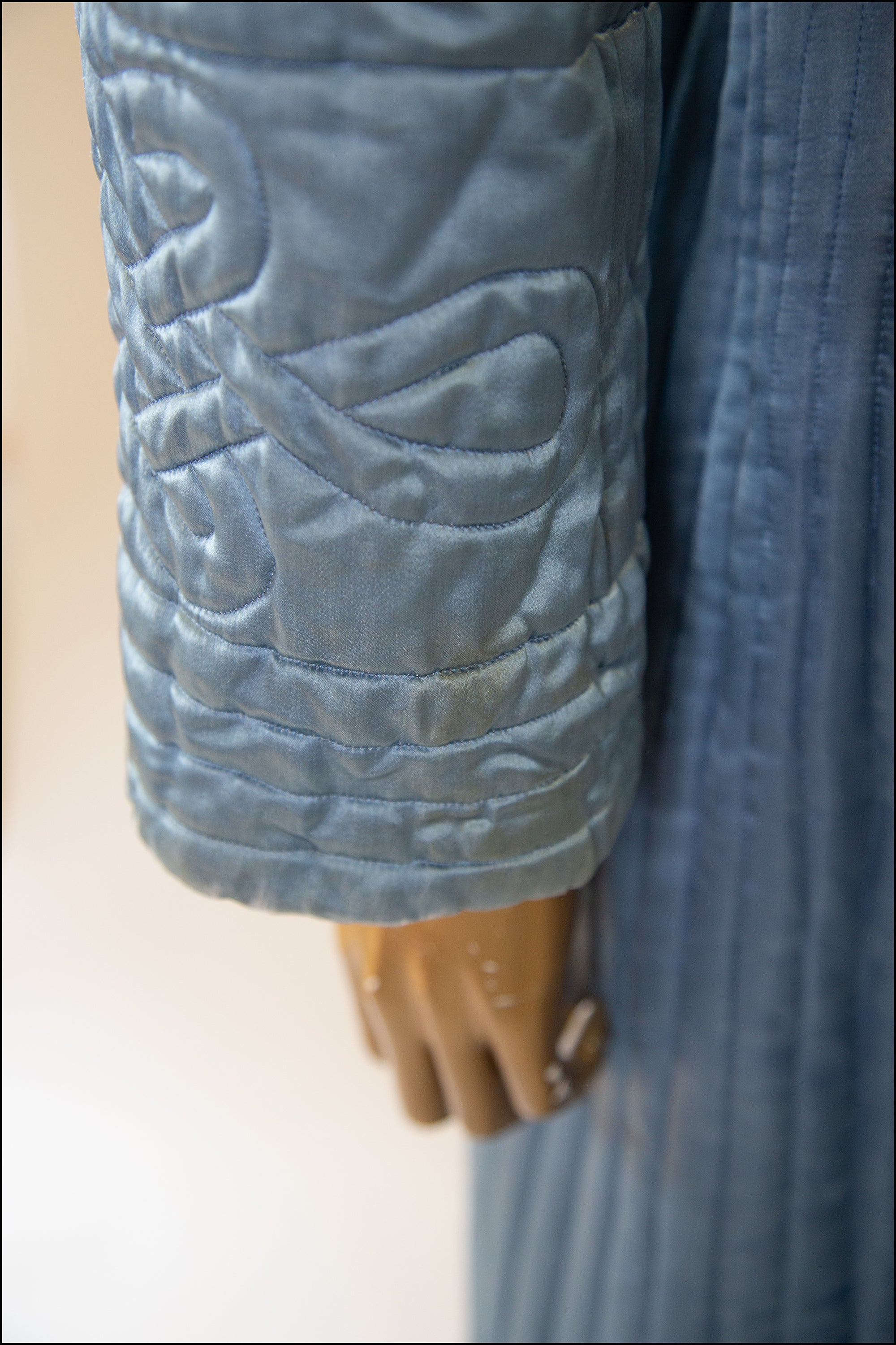 Vintage 1940s Blue Silk Quilted Robe
